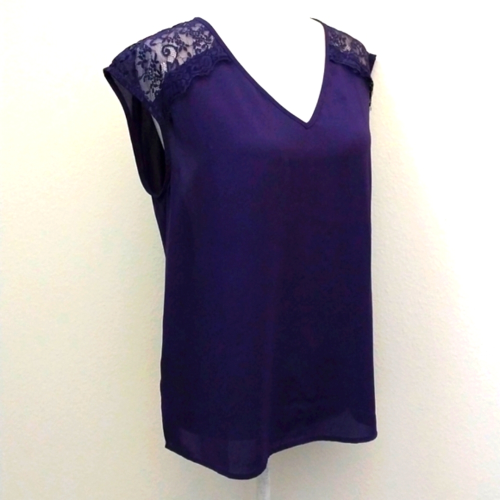 Loft Women Purple Lace Capped Sleeve Top size Medium - Picture 5 of 7